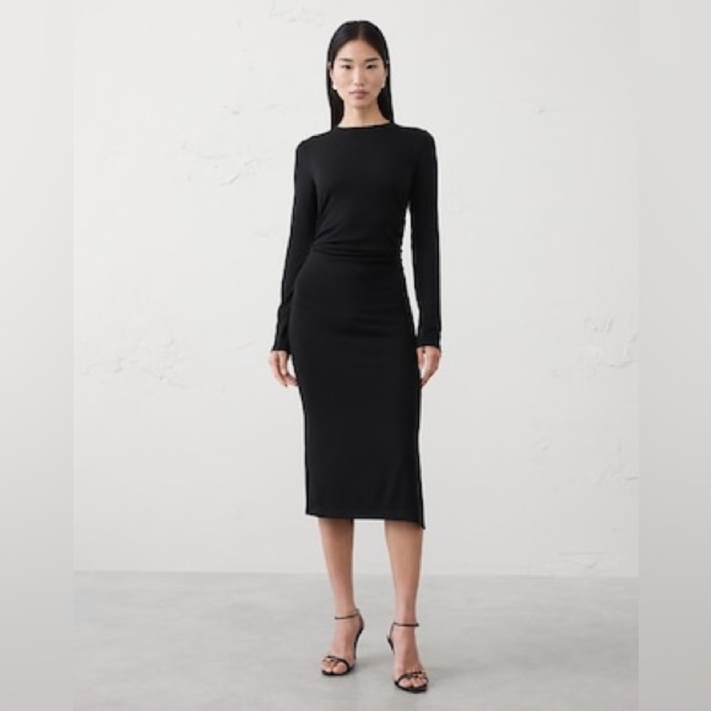 NWT Banana Republic Sleek Black Luxe Body Fit shirred-side Midi Dress Sz Large